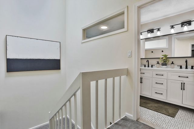 122 Leland Farm Rd 122, Ashland, MA 01721