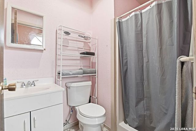 1366 W VILLARET BLVD, San Antonio, TX 78224