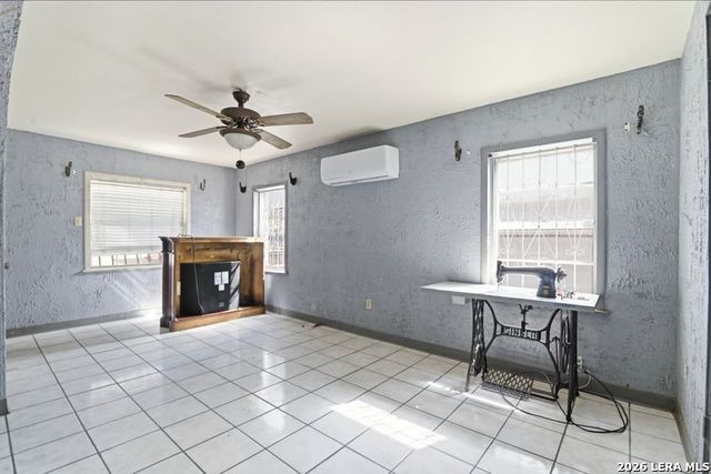 1366 W VILLARET BLVD, San Antonio, TX 78224