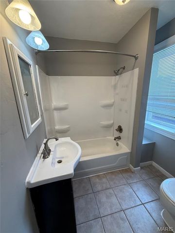 5530 Louisiana Avenue, St Louis, MO 63111