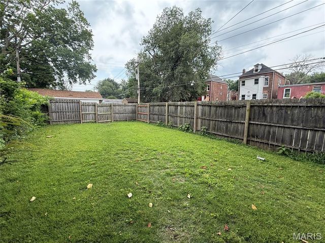 5530 Louisiana Avenue, St Louis, MO 63111