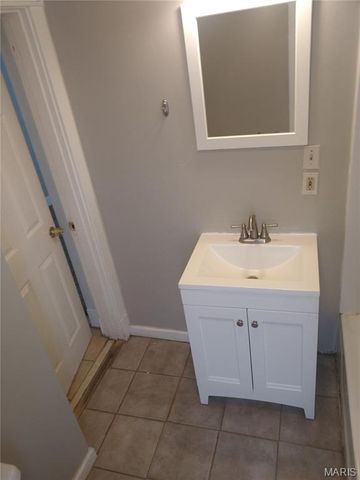 5530 Louisiana Avenue, St Louis, MO 63111