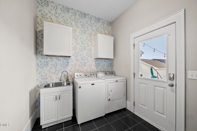 145 Meadows Edge Drive, Chapel Hill, NC 27516