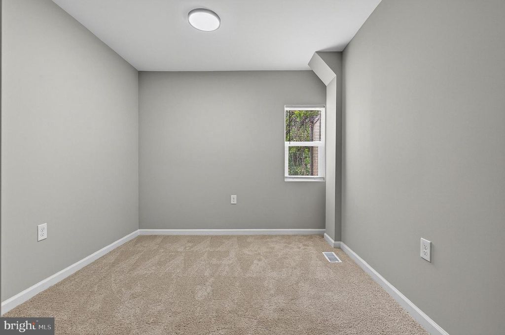Image 14 of property listing at 1912 DIVISION ST, Baltimore, MD 21217