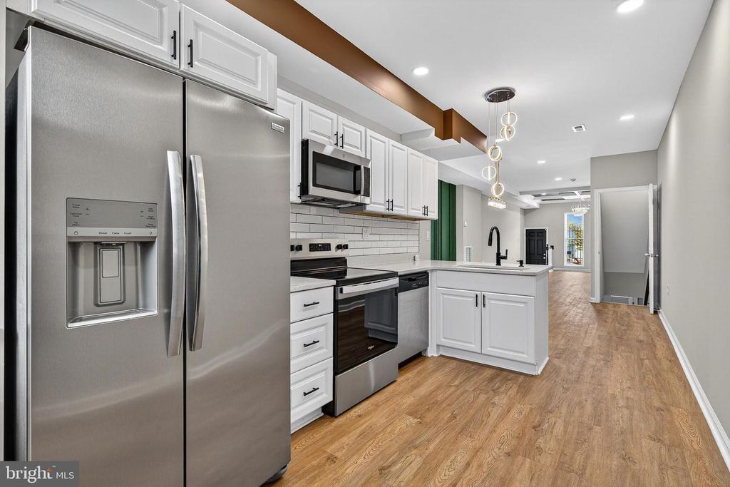Image 2 of property listing at 1912 DIVISION ST, Baltimore, MD 21217