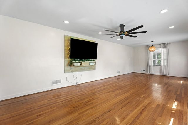 220 Holly Drive, Spartanburg, SC 29301