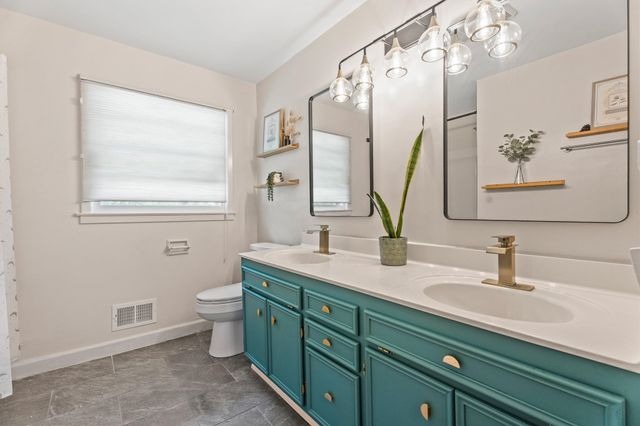 220 Holly Drive, Spartanburg, SC 29301