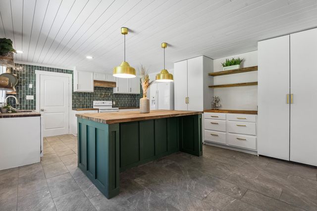 220 Holly Drive, Spartanburg, SC 29301