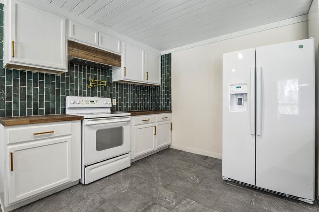 220 Holly Drive, Spartanburg, SC 29301