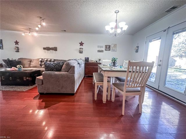 2064 Dolina DR, Virginia Beach, VA 23464