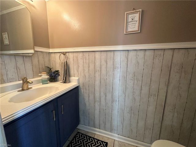 2064 Dolina DR, Virginia Beach, VA 23464