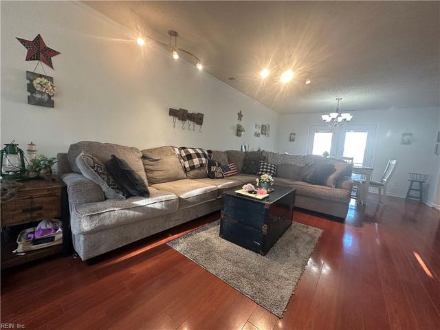 2064 Dolina DR, Virginia Beach, VA 23464