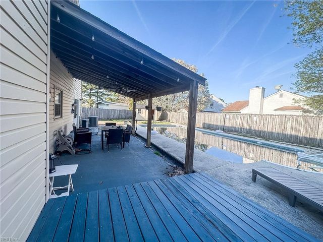 2064 Dolina DR, Virginia Beach, VA 23464