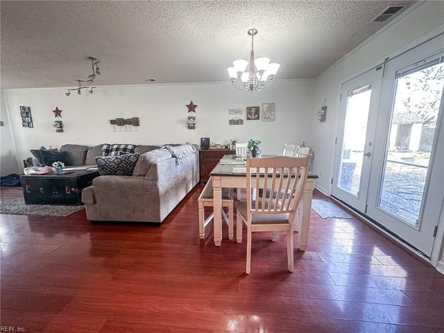 2064 Dolina DR, Virginia Beach, VA 23464