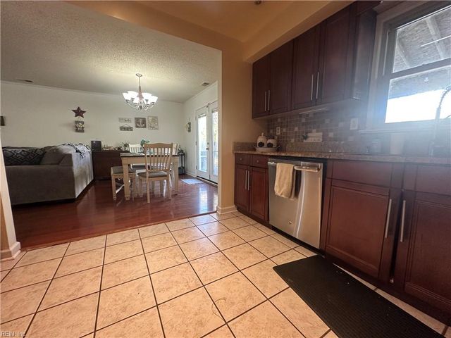 2064 Dolina DR, Virginia Beach, VA 23464