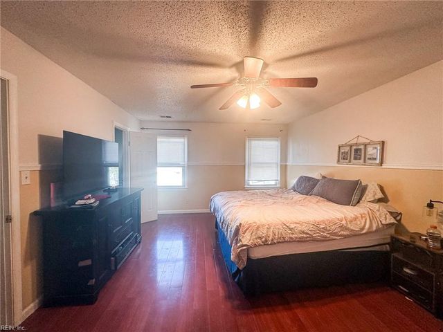 2064 Dolina DR, Virginia Beach, VA 23464