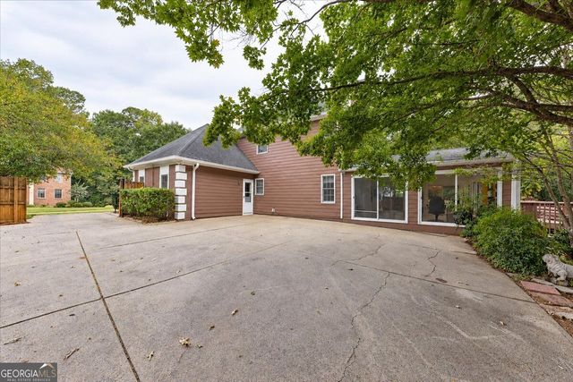 2374 Battle Forest Dr SW, Marietta, GA 30064