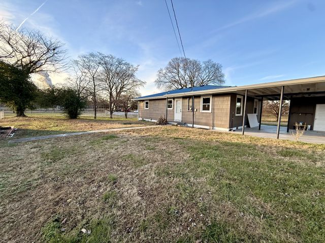 122 McIntosh Ave, Cumberland City, TN 37050
