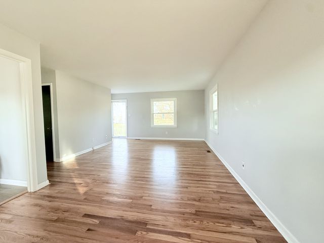 122 McIntosh Ave, Cumberland City, TN 37050