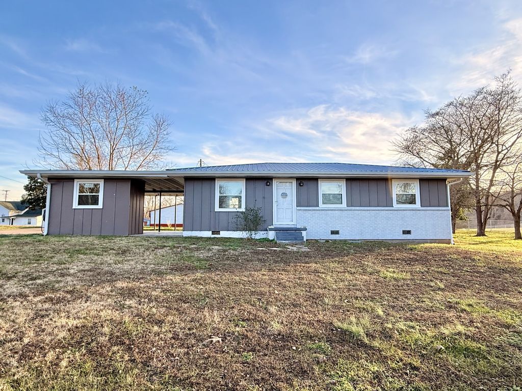 122 McIntosh Ave, Cumberland City, TN 37050