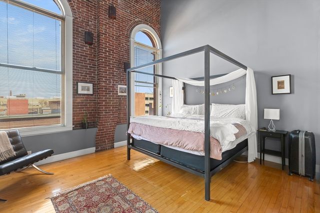 10 Kearney Sq 404, Lowell, MA 01852