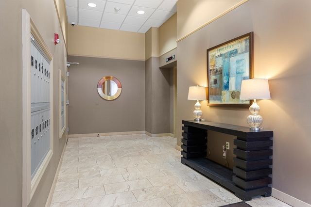 10 Kearney Sq 404, Lowell, MA 01852