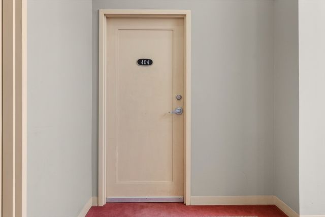 10 Kearney Sq 404, Lowell, MA 01852