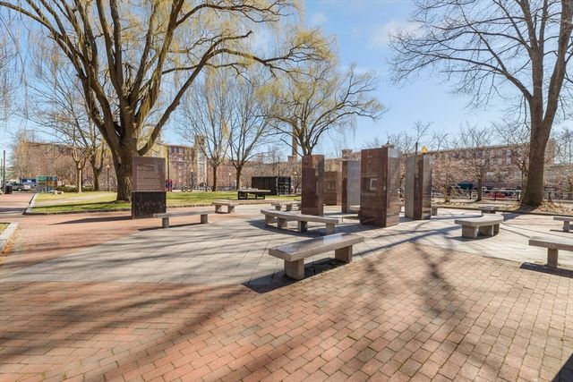 10 Kearney Sq 404, Lowell, MA 01852