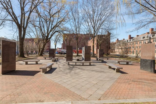 10 Kearney Sq 404, Lowell, MA 01852