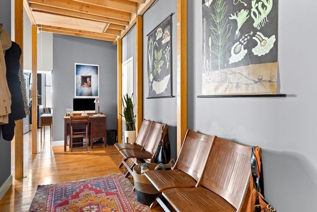 10 Kearney Sq 404, Lowell, MA 01852