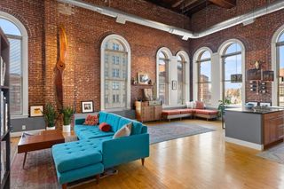 10 Kearney Sq 404, Lowell, MA 01852