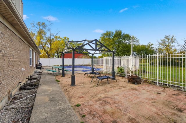 2033 Diamond Mill Road 2033 Diamond Mill Road, Brookville, OH 45309