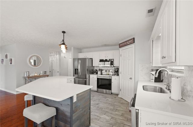 7608 Joseph Drive, Sellersburg, IN 47172