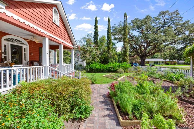 231 Delgado Dr, Baton Rouge, LA 70808