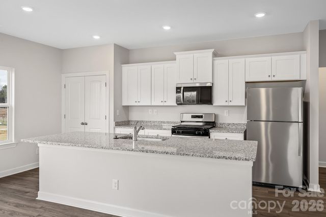 8113 Cravat Court, Charlotte, NC 28215