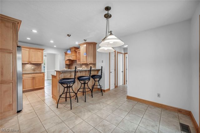 1256 Waterbury Drive, Medina, OH 44256