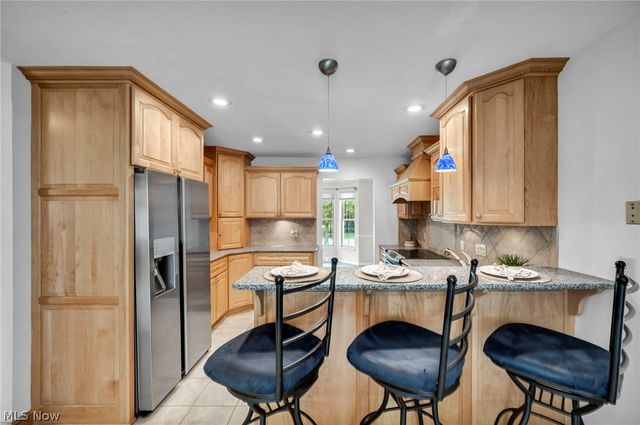 1256 Waterbury Drive, Medina, OH 44256