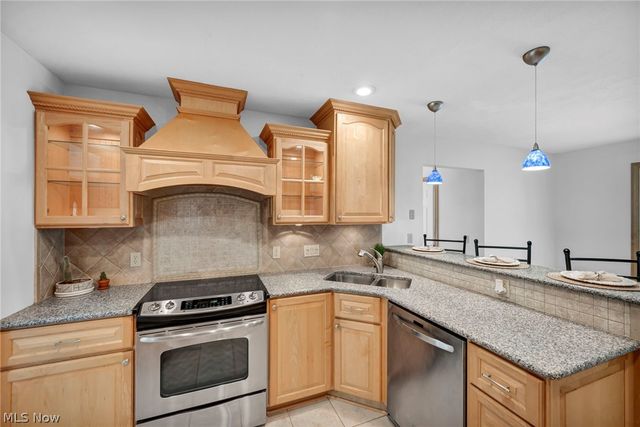 1256 Waterbury Drive, Medina, OH 44256