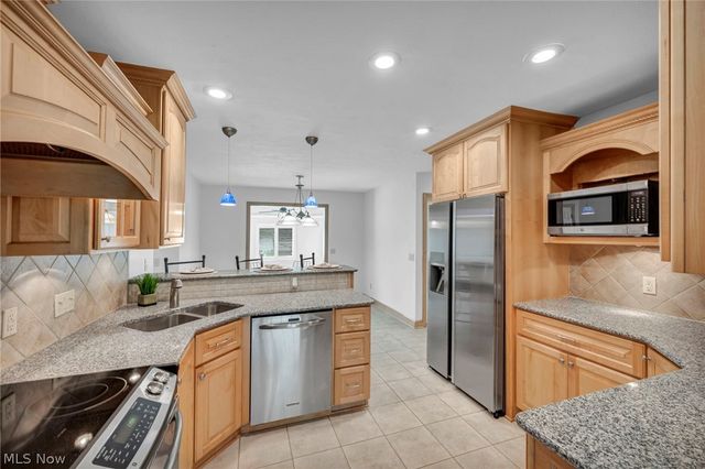 1256 Waterbury Drive, Medina, OH 44256