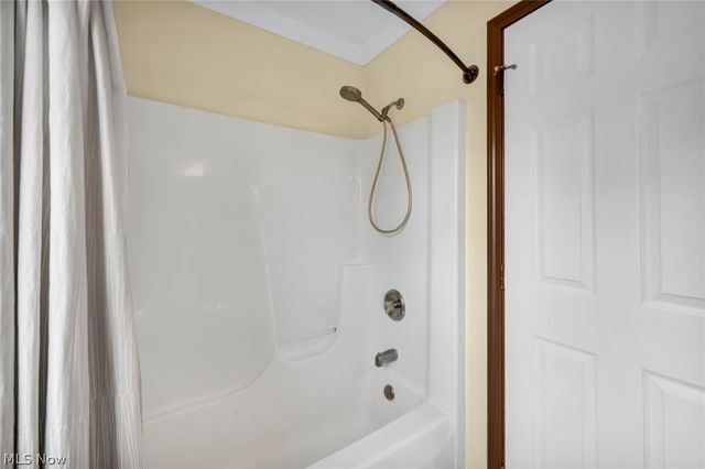 1256 Waterbury Drive, Medina, OH 44256