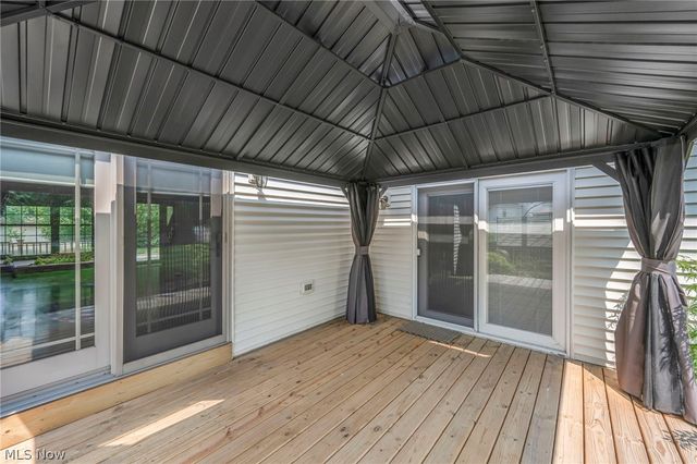 1256 Waterbury Drive, Medina, OH 44256