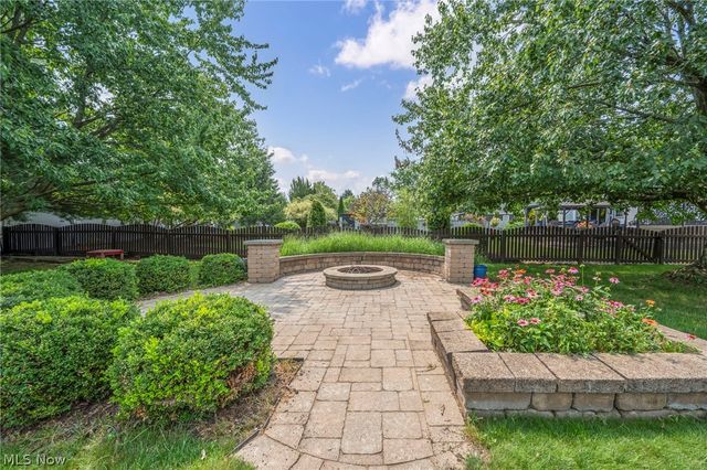 1256 Waterbury Drive, Medina, OH 44256