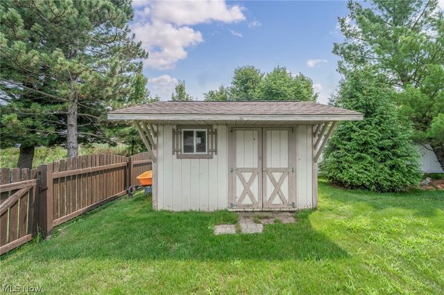 1256 Waterbury Drive, Medina, OH 44256