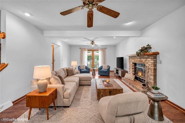 1256 Waterbury Drive, Medina, OH 44256