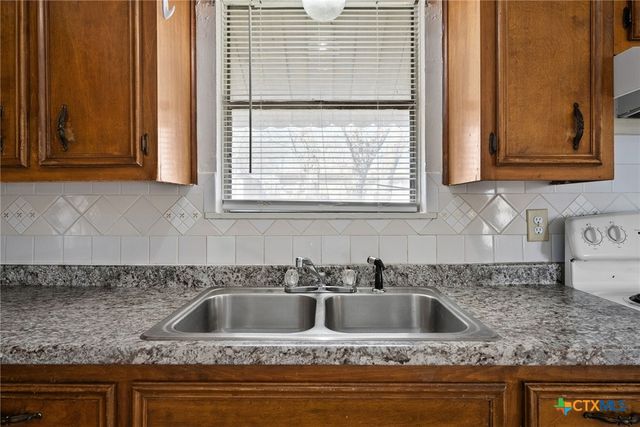 302 Easy St, Copperas Cove, TX 76522