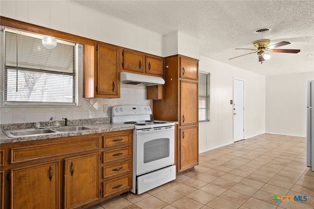 302 Easy St, Copperas Cove, TX 76522