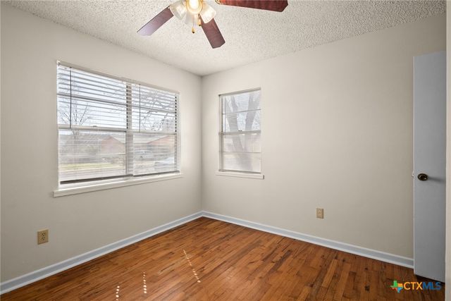 302 Easy St, Copperas Cove, TX 76522