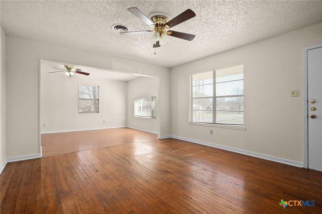 302 Easy St, Copperas Cove, TX 76522