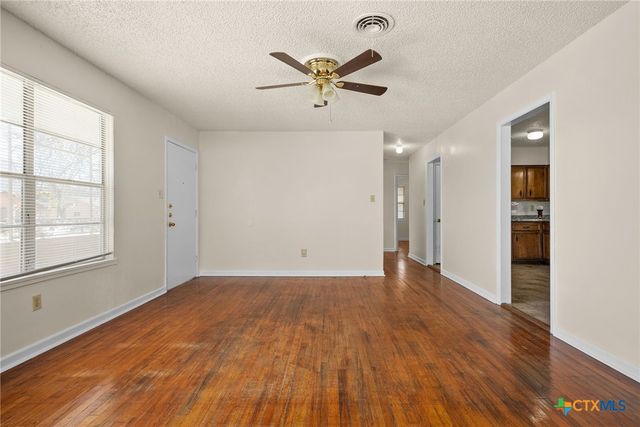 302 Easy St, Copperas Cove, TX 76522