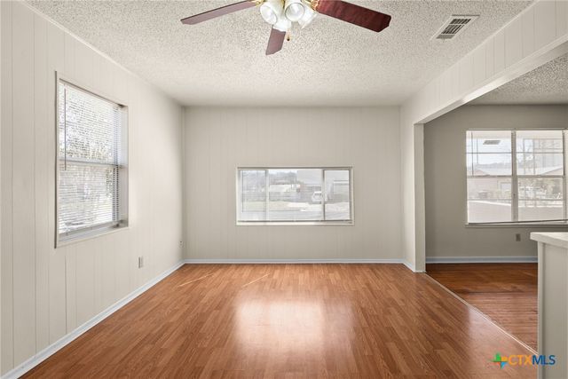 302 Easy St, Copperas Cove, TX 76522